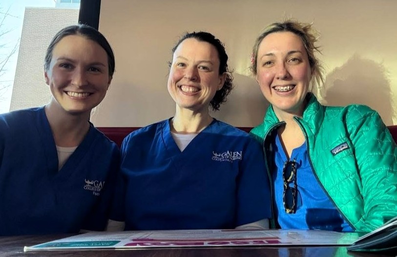 Photo of Kelly Raines with her fellow nursing students.